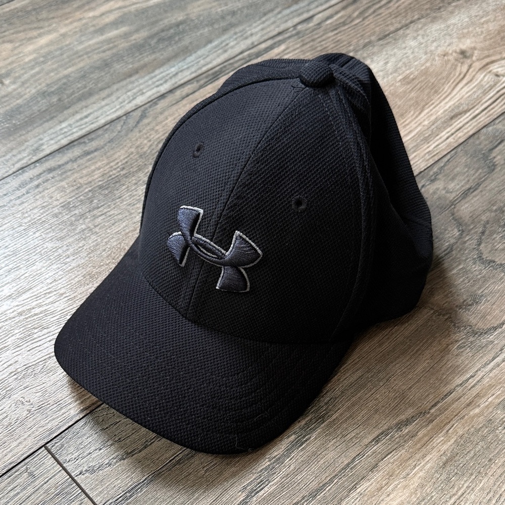Youth Under Armour Black Performance Hat w raised embroidered logo